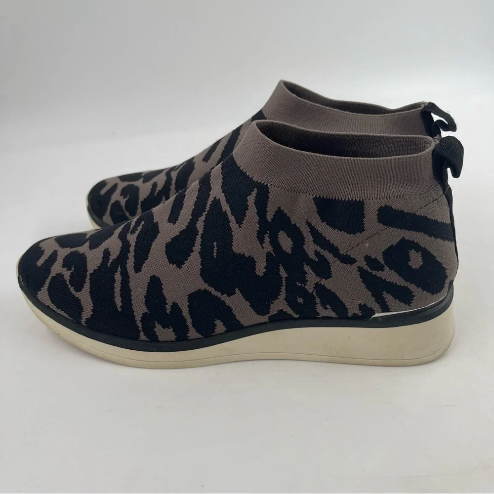Louise et Cie Women’s Breyson Leopard Print Knit Wedge Sneaker Grey Black-SZ 8.5